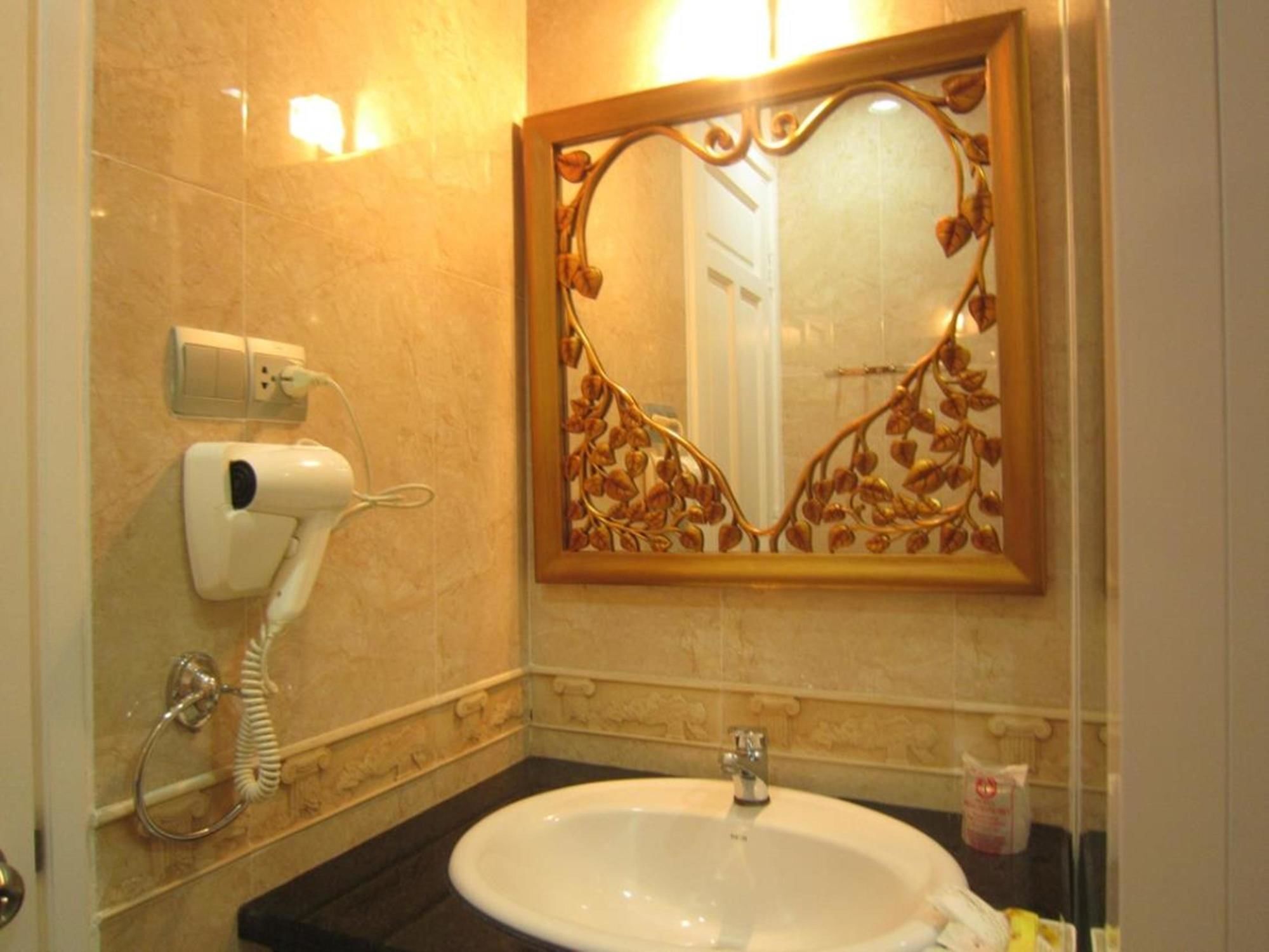Hoang Thanh Thuy Airport Hotel 2 - Gan Am Thuc Dem Cho Hoang Hoa Tham Ho Chi Minh-stad Buitenkant foto